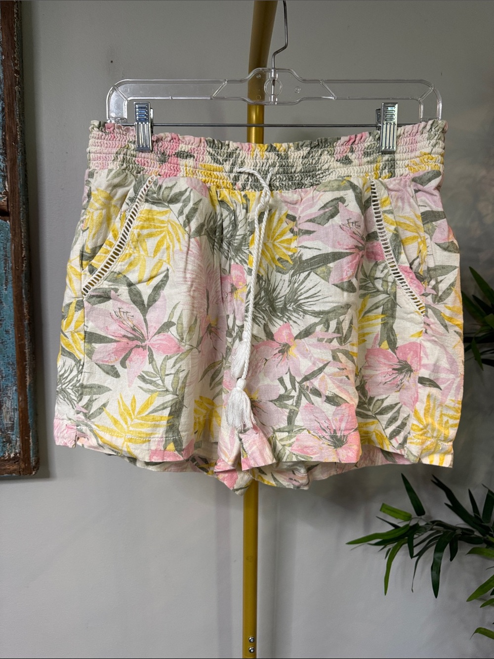 Briggs linen tropical Floral High-Waist Drawstring Shorts - Pink, Yellow, Green